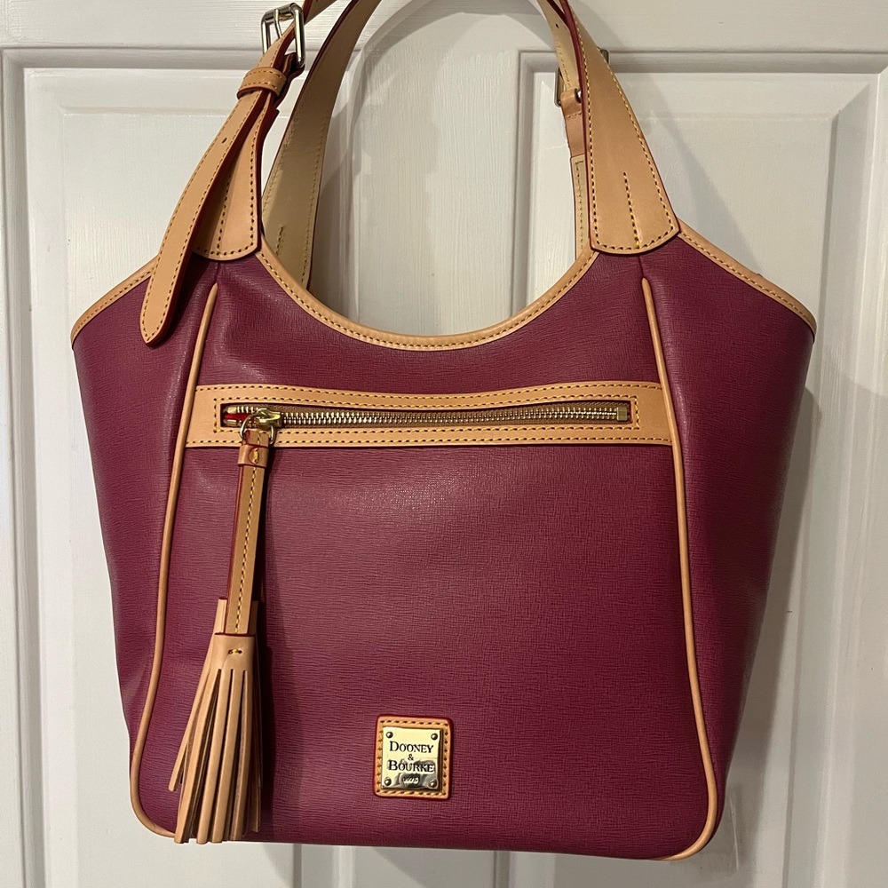 Dooney & Bourke Maddie shoulder bag